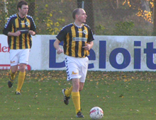 Mads Hedegaard og Anders Steffensen, Brønshøj, i udekampen mod Søllerød-Vedbæk 8. november 2008 (foto: T. Brygger)