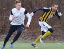 Brønshøjs Søren Weibel i Hvepsenes træningskamp mod B 1908 25. februar 2012. Foto: Thomas Brygger.