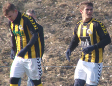 Fra træningskampen Hvidovre-Brønshøj 26. februar 2011: Brønshøjs Niclas Tüchsen og Lasse Fosgaard (foto: T. Brygger)