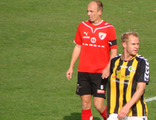 Fredericias Søren Pallesen og Brønshøjs Stefan Schmidt i Brønshøjs 4-2 sejr på Tingbjerg 2. oktober 2010 (foto: T. Brygger)