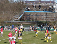 TV2 Sport på plads på Tingbjerg til kampen Brønshøj-Vejle 9. april 2011 (foto: T. Brygger)