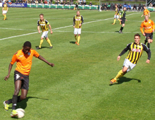Fra kampen Brønshøj - Viborg 5. maj 2012 ses bla. Hvepsenes Pierre Kanstrup (med anførerbindet), Søren Weibel (i midten) og Lasse Fosgaard (til højre). Foto: T. Brygger.