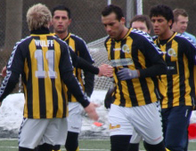 Glæde over Michael Jørgensens scoring til 1-0 (foto: T. Brygger)