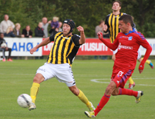 Brønshøjs back Kenneth Bjergsted i Hvepsenes hjemmesejr over Lyngby 15. september 2012. Foto: Thomas Løser.