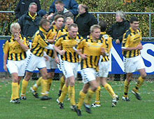 Stor jubel efter Anders Steffensens sidste scoring for Brønshøj (foto: T. Brygger)